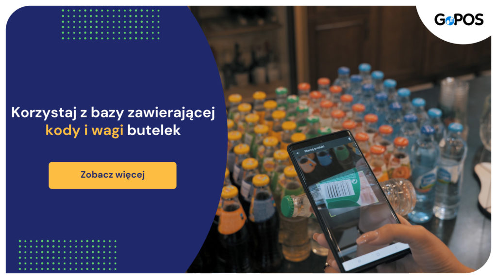 pracownik skanujący kod telefonem komórkowym