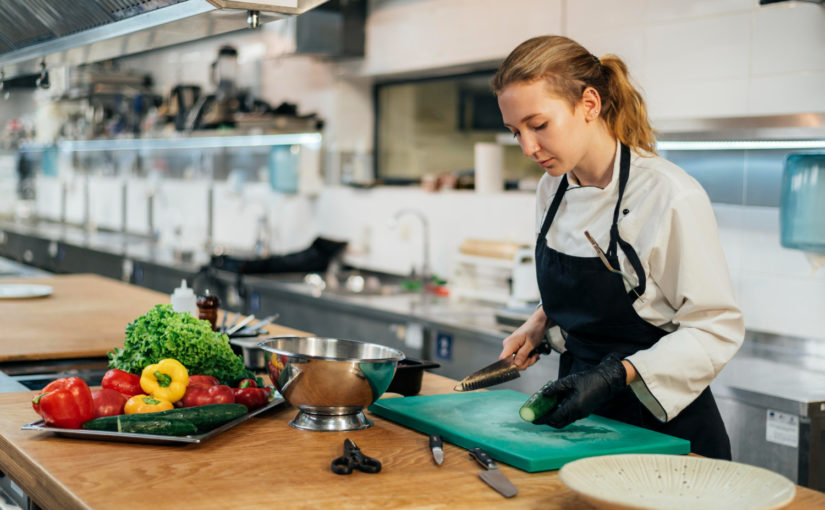 Zaplecze gastronomiczne – czym jest i jak je efektywnie zorganizować?