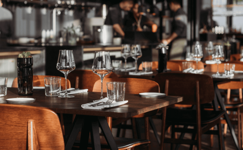 Ile kosztuje wyposażenie restauracji? Praktyczny poradnik dla początkujących