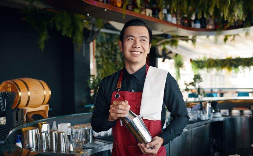 Jak otworzyć bar lub pub – koszty, licencje i kluczowe kroki do startu